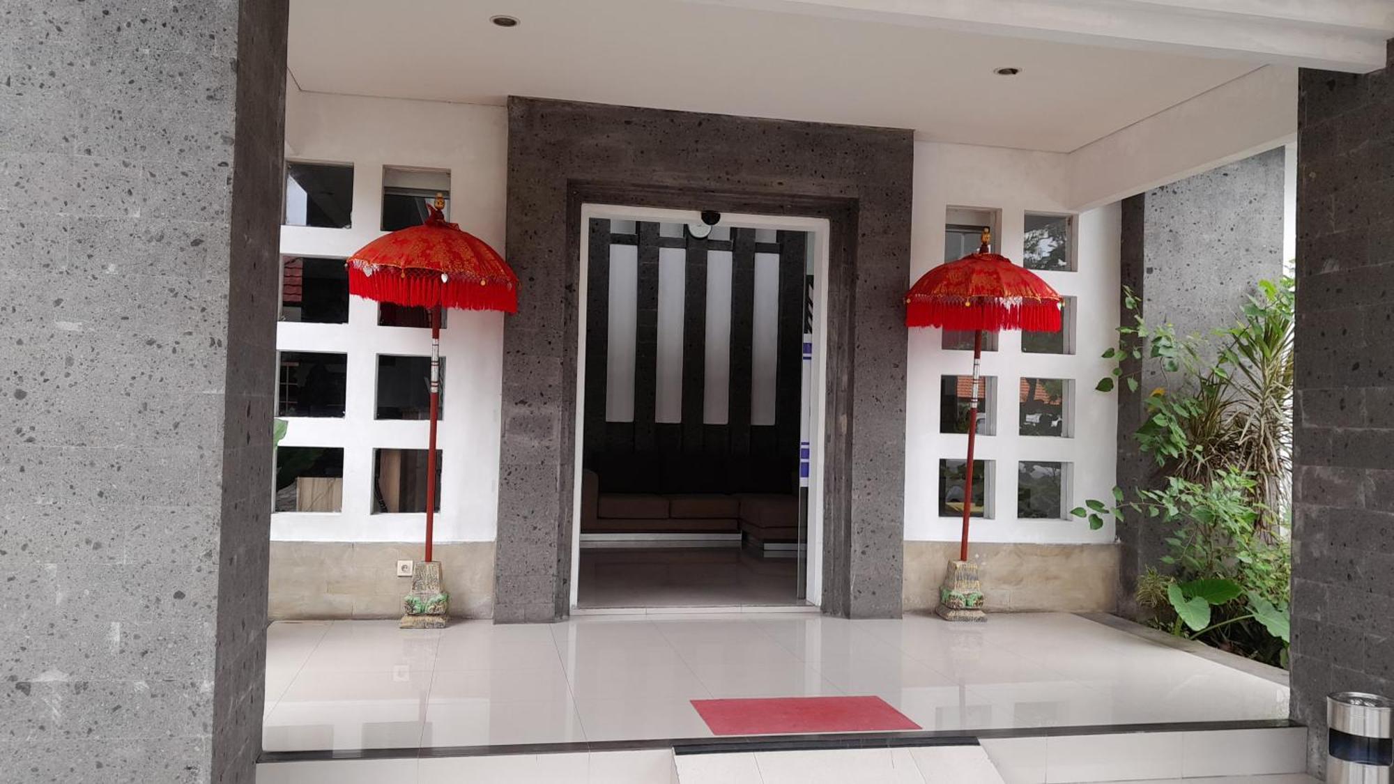 Hotel Dhyana Pura Kapal Экстерьер фото