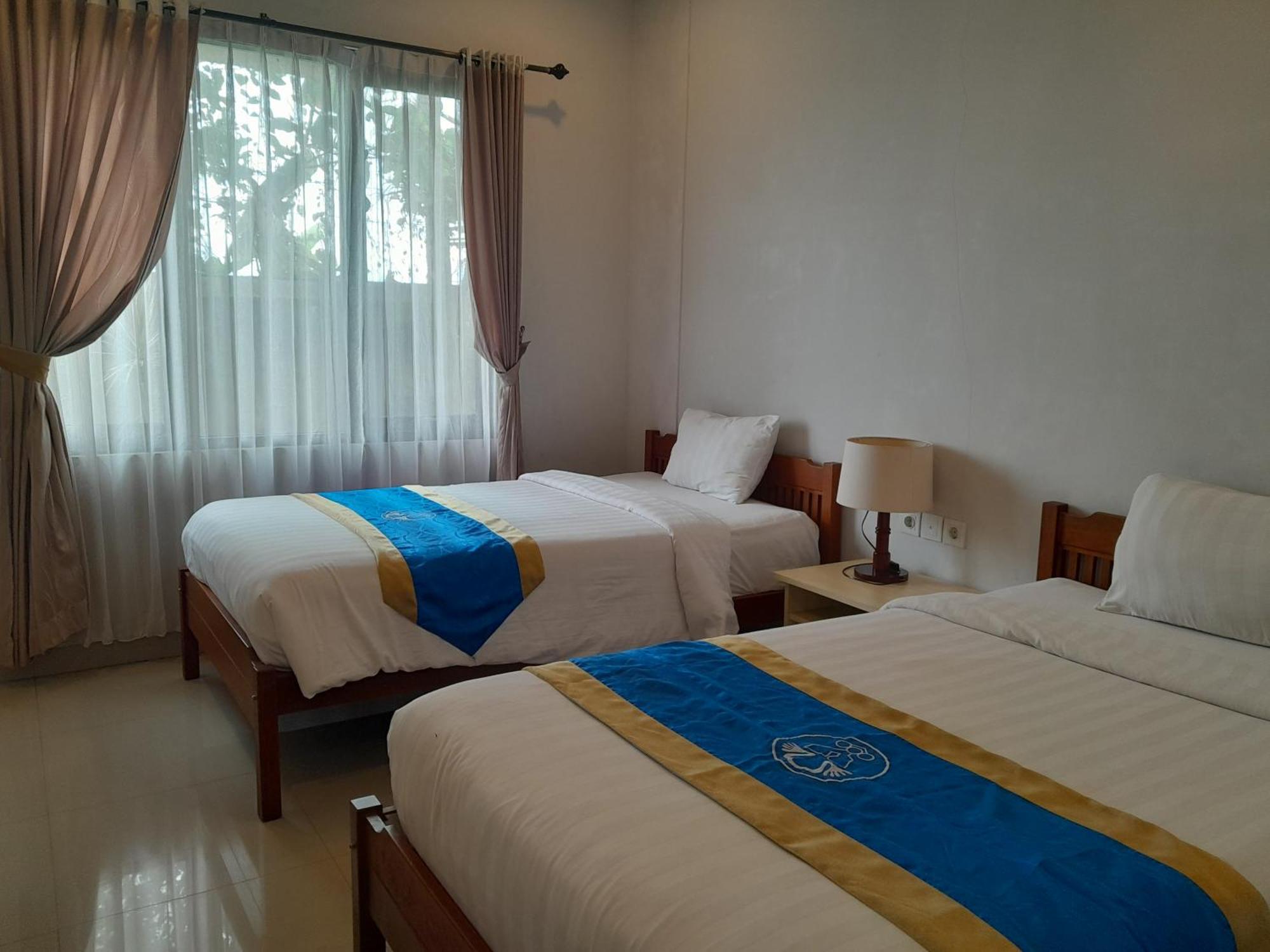 Hotel Dhyana Pura Kapal Экстерьер фото